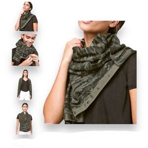 Lululemon Vinyasa Convertible Scarf Incognito Camo Wrap Shawl Snap